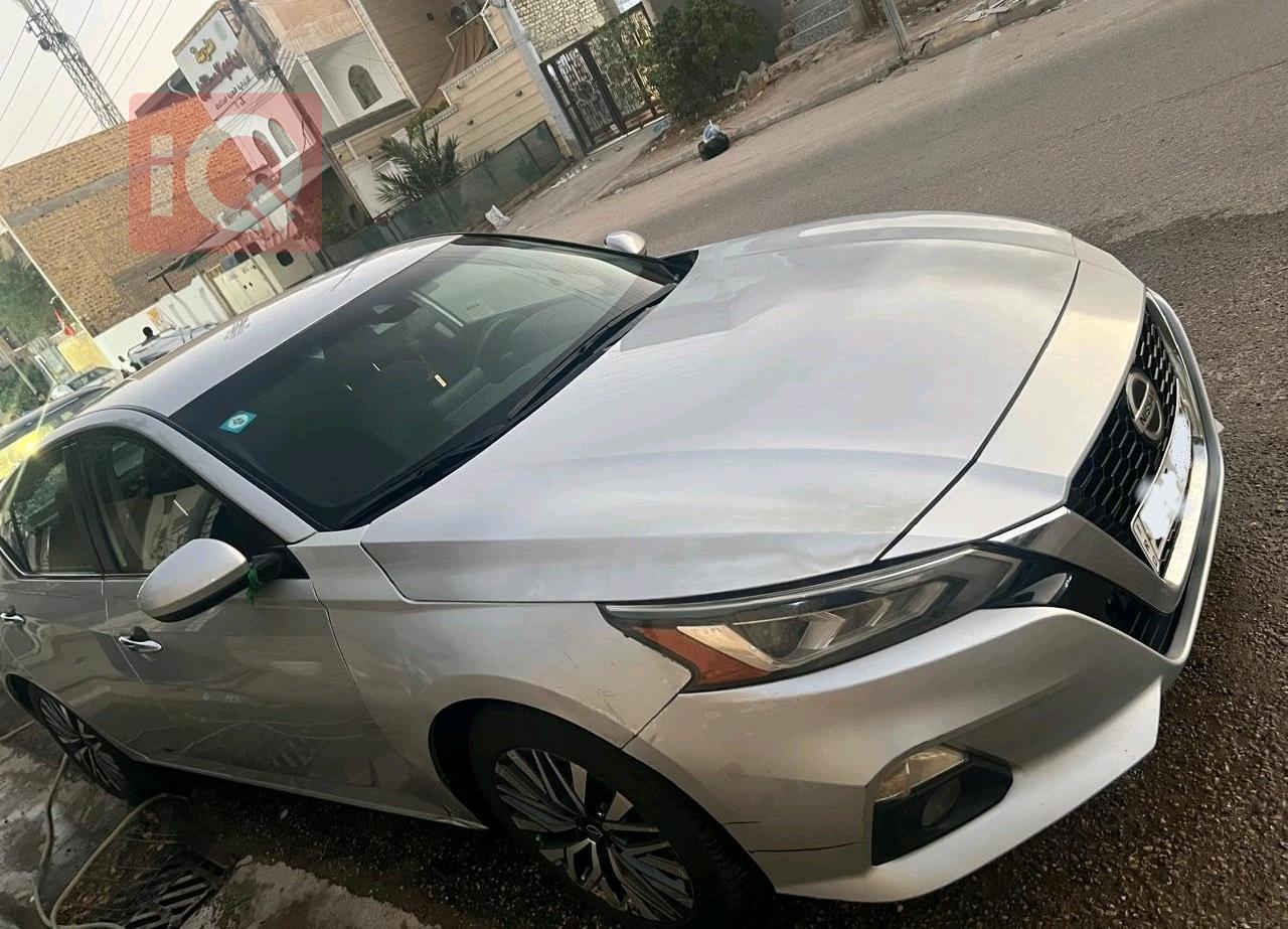 نيسان ألتيما